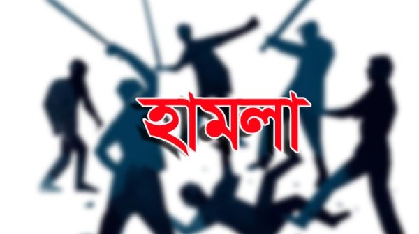 তিতাসে ব্যবসায়ীর বাড়িতে সন্ত্রাসী হামলা, আহত ১